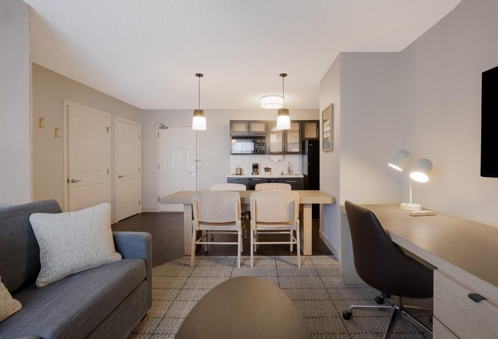 Sonesta Simply Suites Irvine East Foothill ليك فوريست المظهر الخارجي الصورة